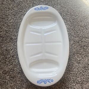 vintage (1970's)
Corningware roast platter in Cornflower blue design.